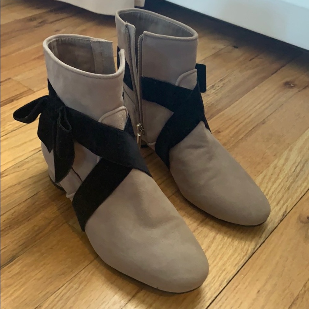 Karl Lagerfeld Finlee Suede Bow Bootie Taupe